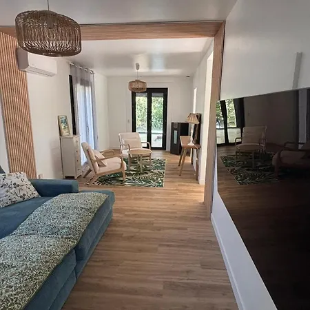 & Bains Villa *